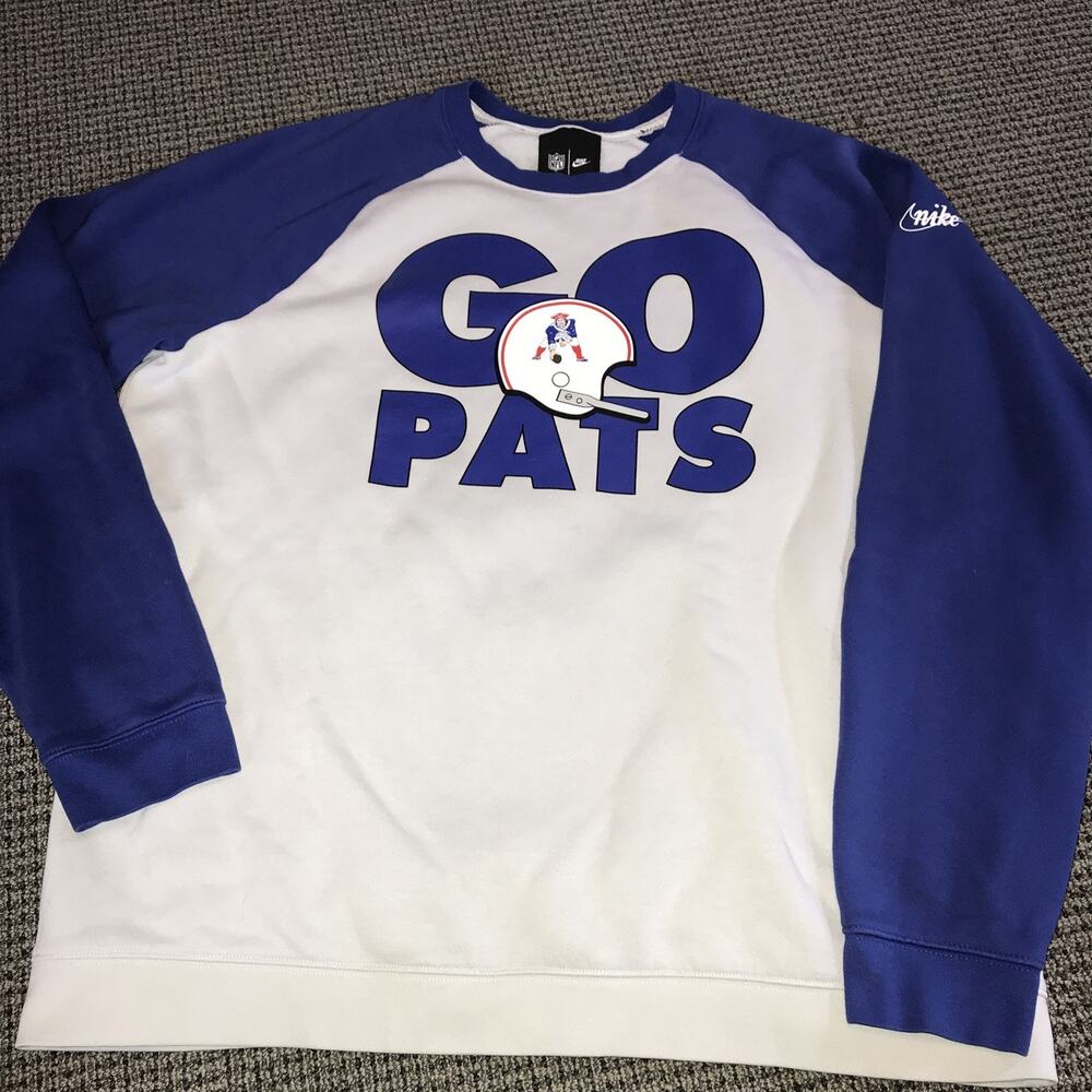 2020 Nike New England Patriots Historic Raglan Crewneck Sweatshirt Size XL NFL